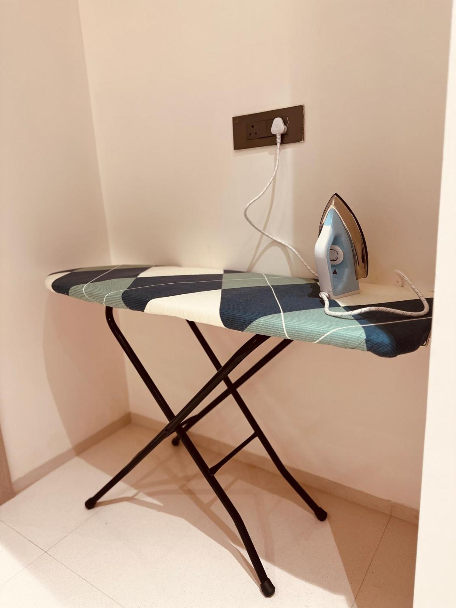 The Lodgers 2 Bhk Serviced Apartment Near Artemis Hospital Sector 57 Gurgaon - Nearest Metro Station Sector 54 Chowk Exterior foto